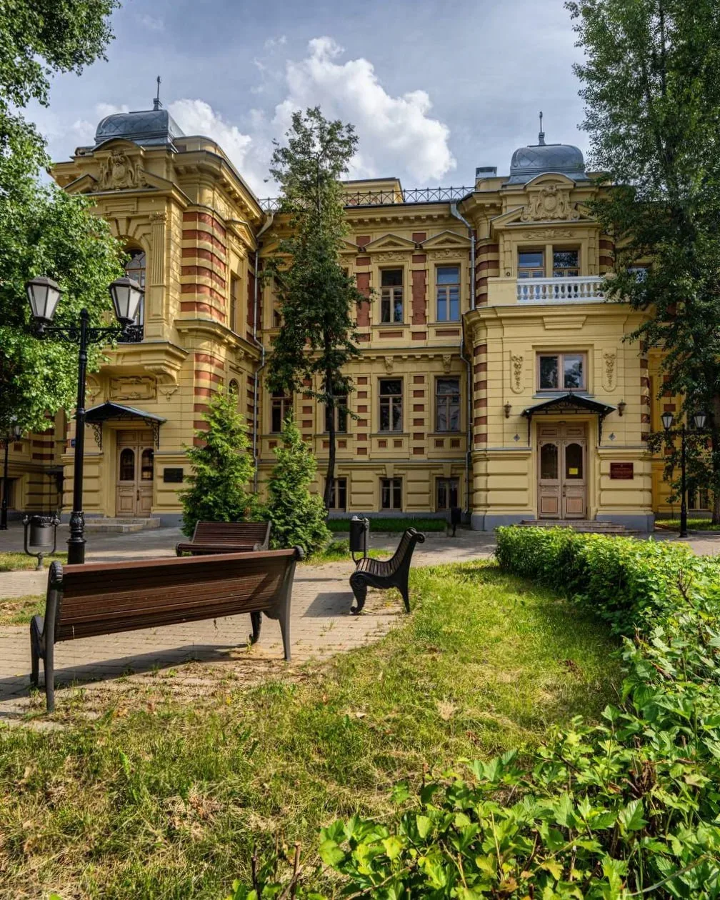🏛  Городская усадьба Ф.И. Прове-А.И. Калиш #БасманныйРайон  📌 В 1895 году Иван Прове заказал строите