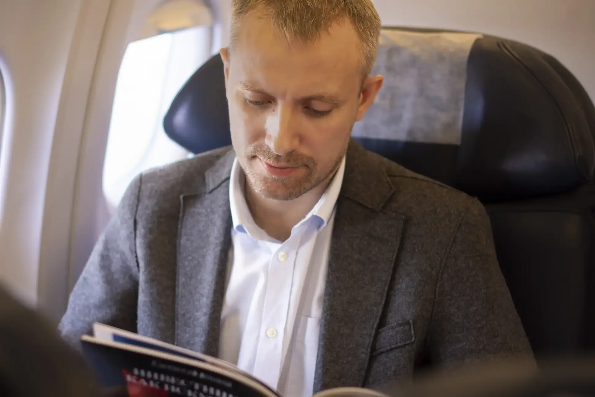 Полетели на классе: апгрейд в бизнес! 😎✈️ Повысить уровень комфорта и пересесть в бизнес-класс проще