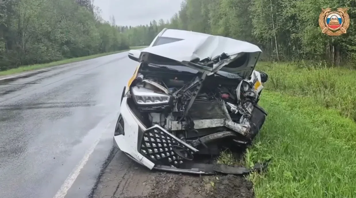 В ДТП под Рыбинском погиб водитель Lada Largus  Рано утром 16 мая на трассе Сергиев Посад — Черепове