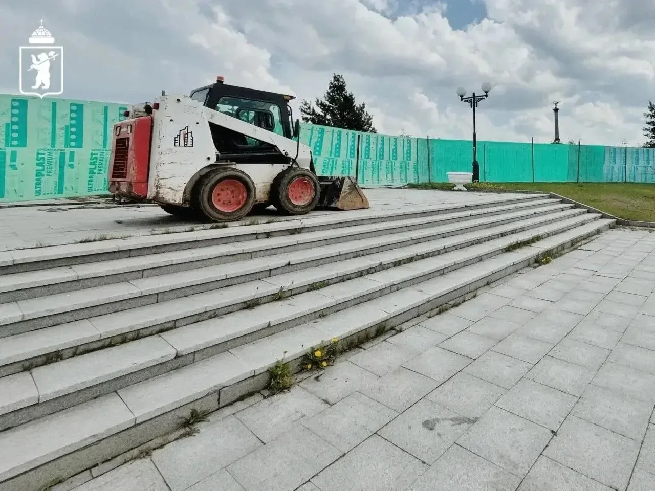 Забор вместо вида: на ярославской Стрелке начинается большая стройка  Любимое место отдыха горожан и