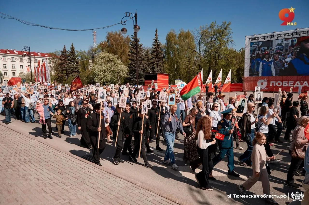 «Бессмертный полк» в Тюменской области стал самым массовым на Урале.  В День Победы на улицы региона
