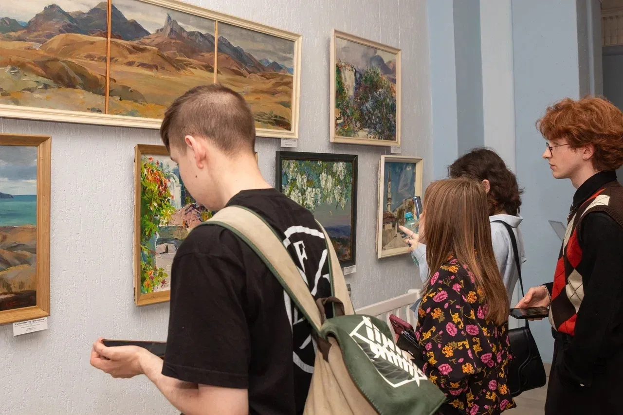 Персональная выставка Виктора Скубака открылась в Академии Матусовского  Несмотря на название, «Крым