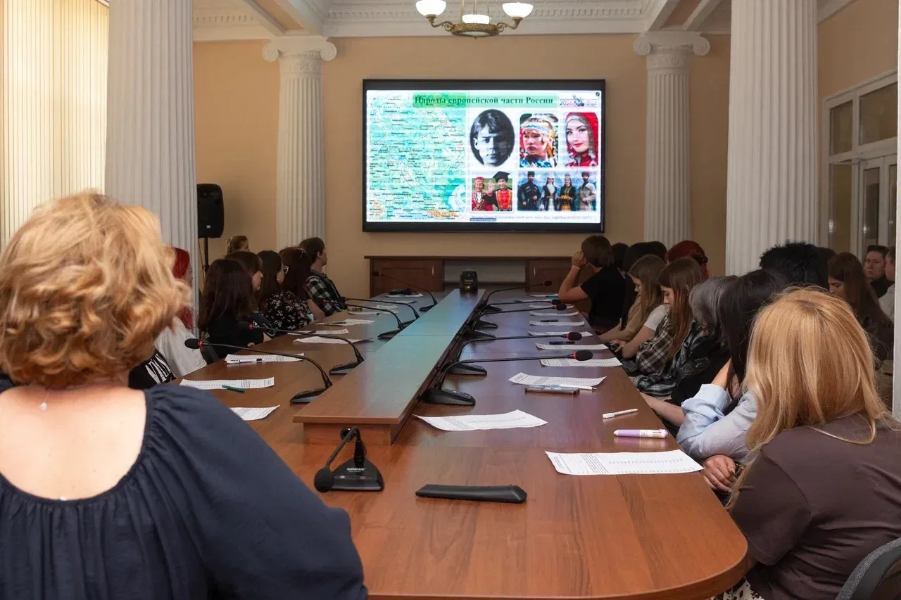Студенты факультета социокультурных коммуникаций Академии приняли участие в первой Московской этногр