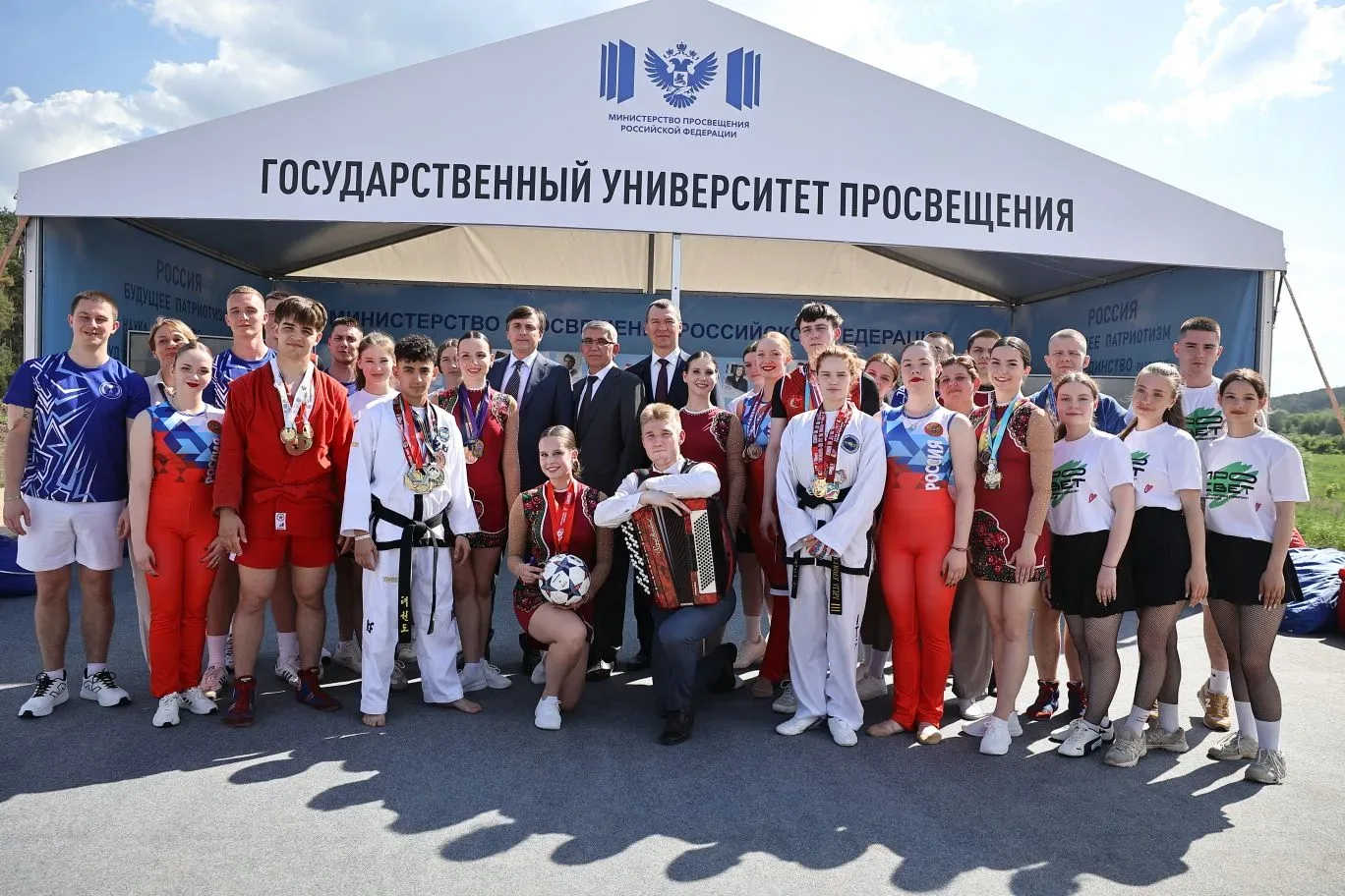 Съезд, который объединяет всю страну ❤  Команда Просвета участвует во Всероссийском съезде учителей 