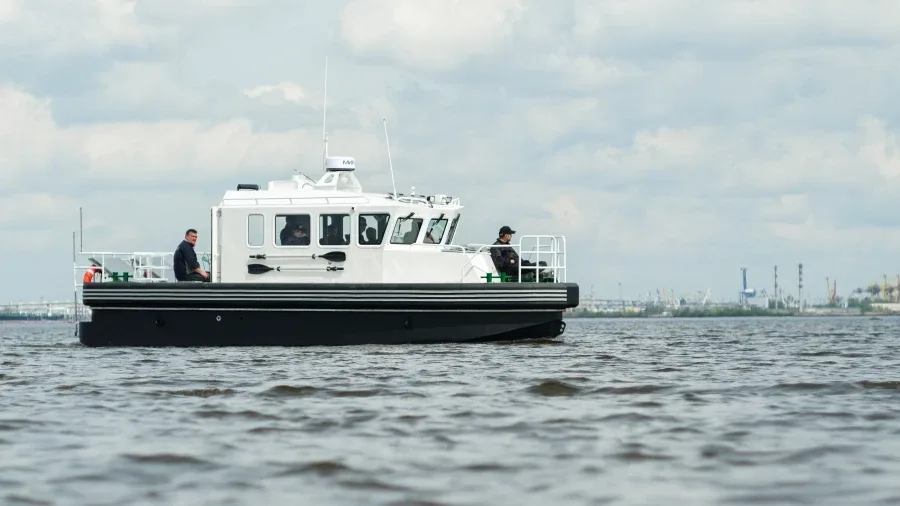 В ПЕТЕРБУРГЕ ПРОВЕЛИ ИСПЫТАНИЯ КАТЕРА РК 950 ДЛЯ АТОМНЫХ ЛЕДОКОЛОВ  Военно-промышленный холдинг «Кин