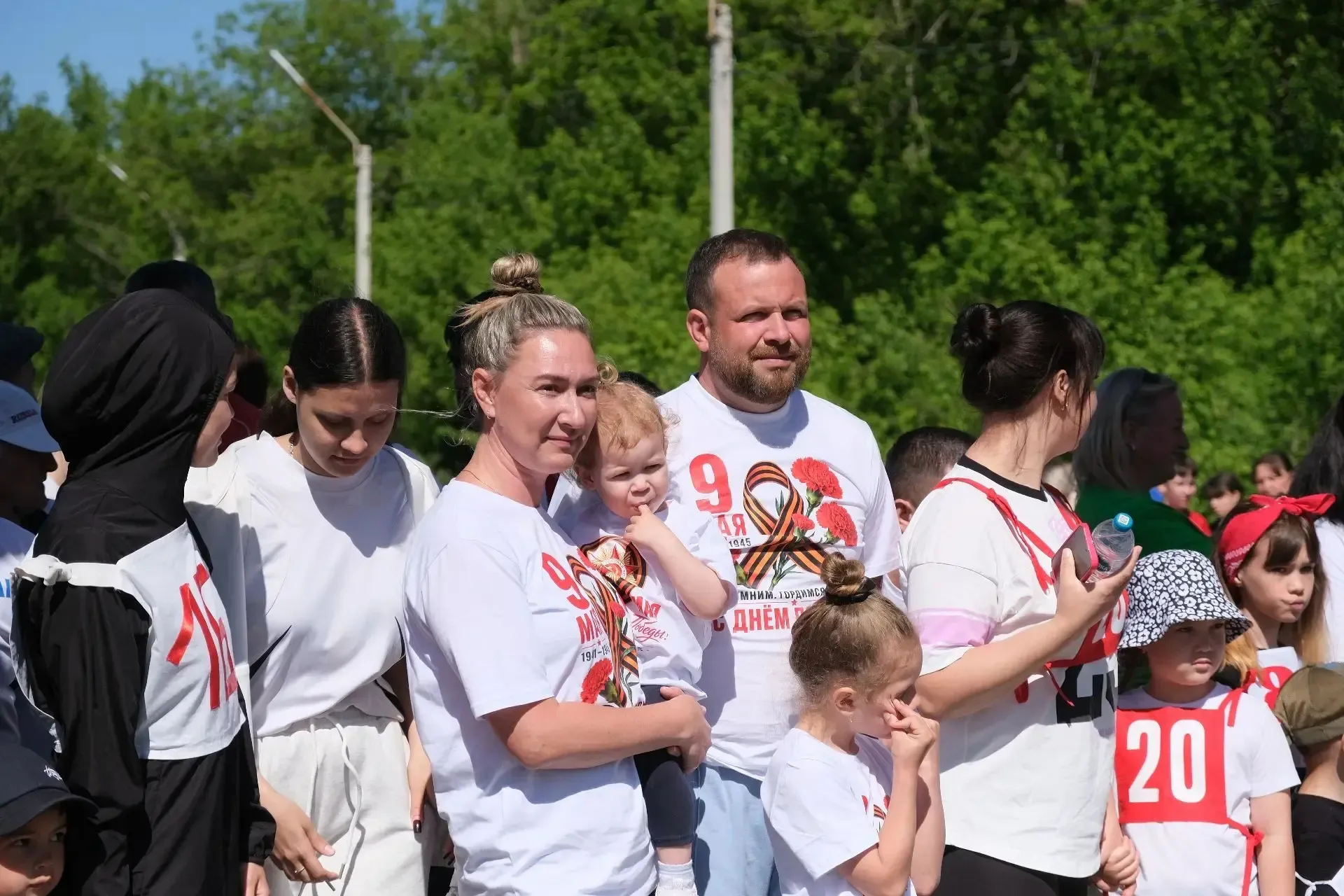 В парке здоровья  сегодня прошла легкоатлетическая эстафета, посвящённая Дню Победы. Она проводится 
