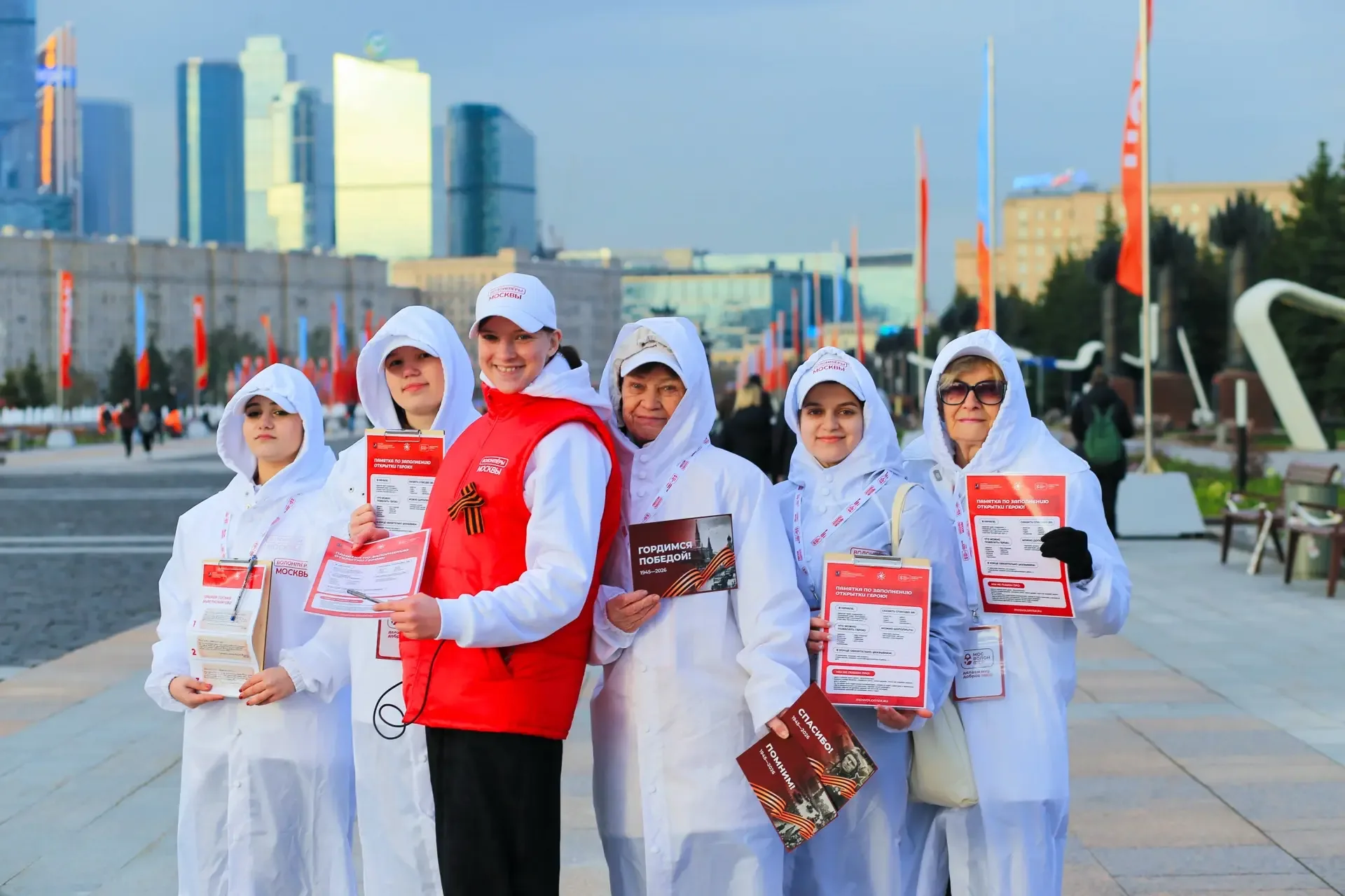Поймали атмосферу праздника в объектив 📸  Наши медиаволонтёры засняли, как в преддверии Дня Победы п