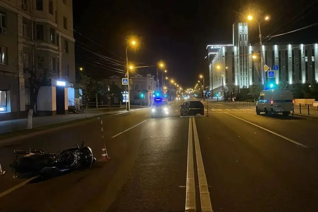 В Пензе на улице Кирова мотоциклист погиб после столкновения с ВАЗом Подробности: https://penzavzgly