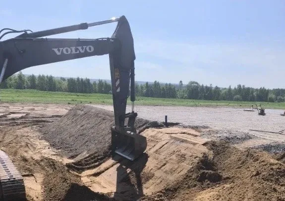 В Серпухове завершают работы по 2 этапу реконструкции "Калиново-Дракино".  ➡️ Завершили укладку асфа