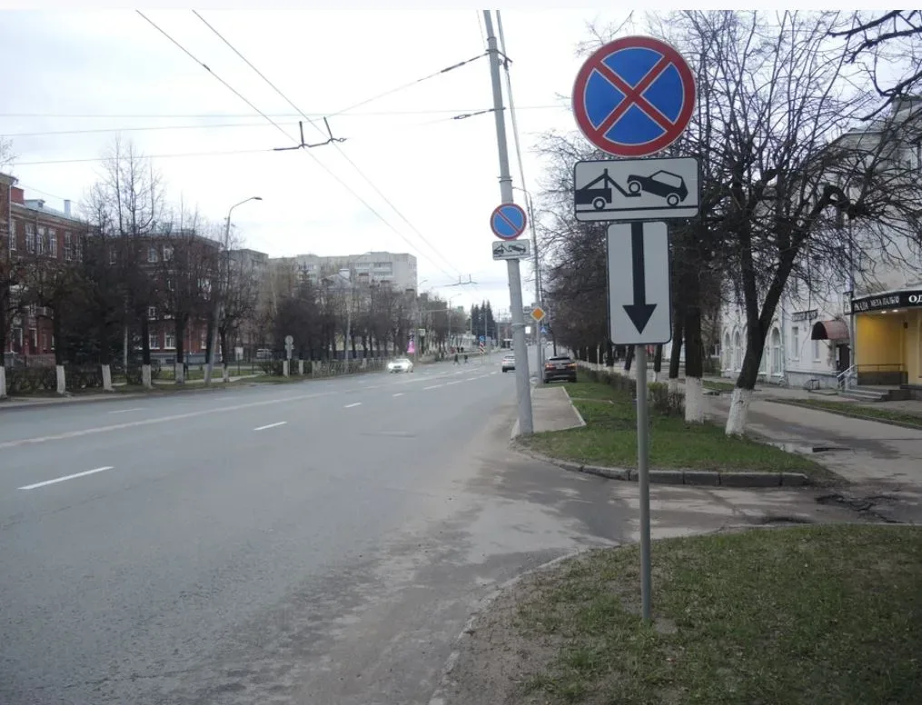 Парковку почти полностью запретили на улице Горького.  Во Владимире на улице Горького ввели массовые