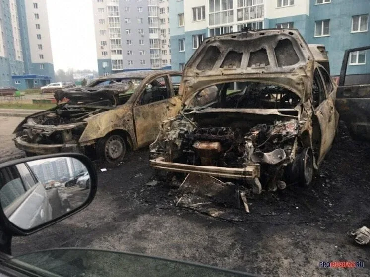 В Новокузнецке неизвестный поджёг авто на парковке  В Новокузнецке ночью 17 мая на улице Косыгина, 6