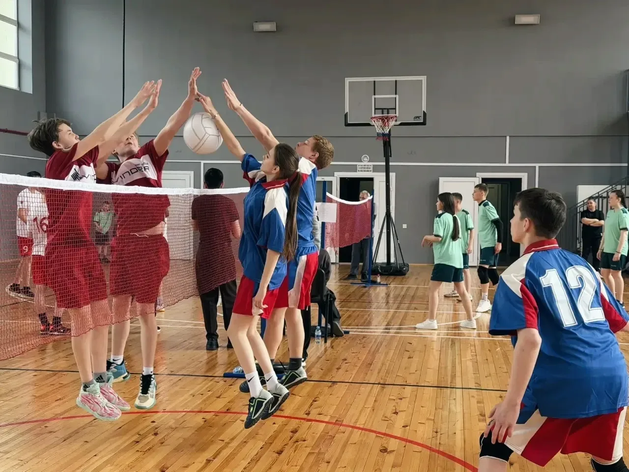 🏐 Второй фестиваль по Миниволей состоялся в поселке Большой Исток!  🔥 Более 50 юных спортсменов из ш