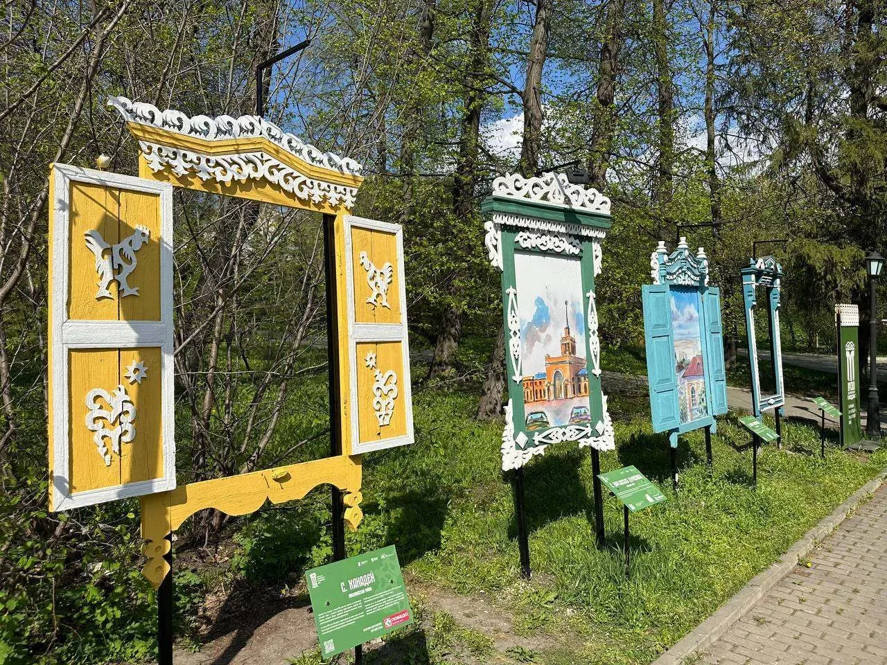 В музей наличников на «охоту»!  В коллекции музея «поселились» новые обитатели: птички-синички, воро