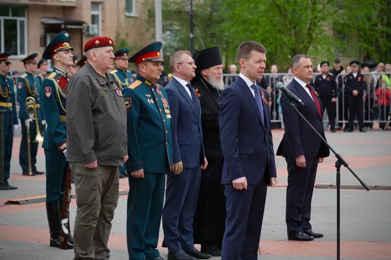 День Великой Победы   Вместе с председателем Мособлдумы Игорем Юрьевичем Брынцаловым, нашими ветеран