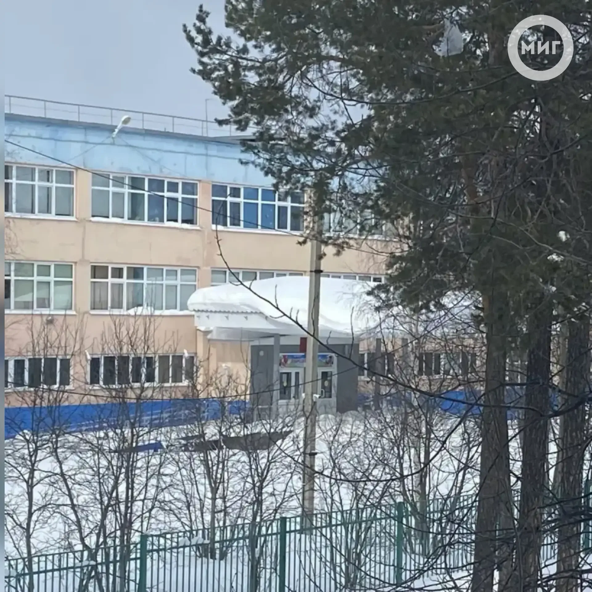 📌 Все школы Ноябрьска 12 мая уходят на дистанционное обучение.   О том, что во вторник дети будут уч