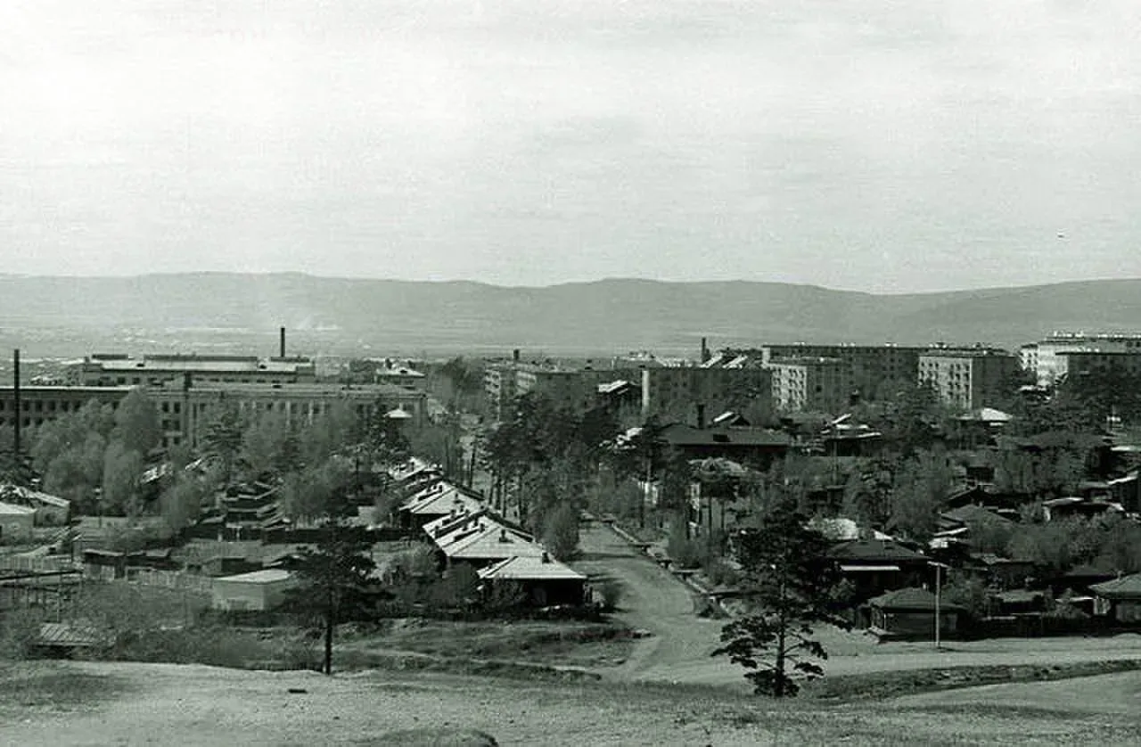 Перекрёсток улиц Кайдаловская и Угданская. 60-е годы.