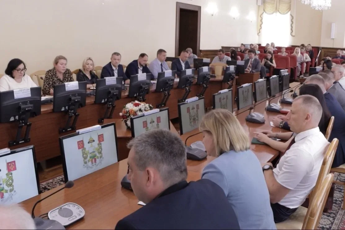 Отдельно остановились на работе территориальных управлений по итогам моего обхода в субботу. Должен 
