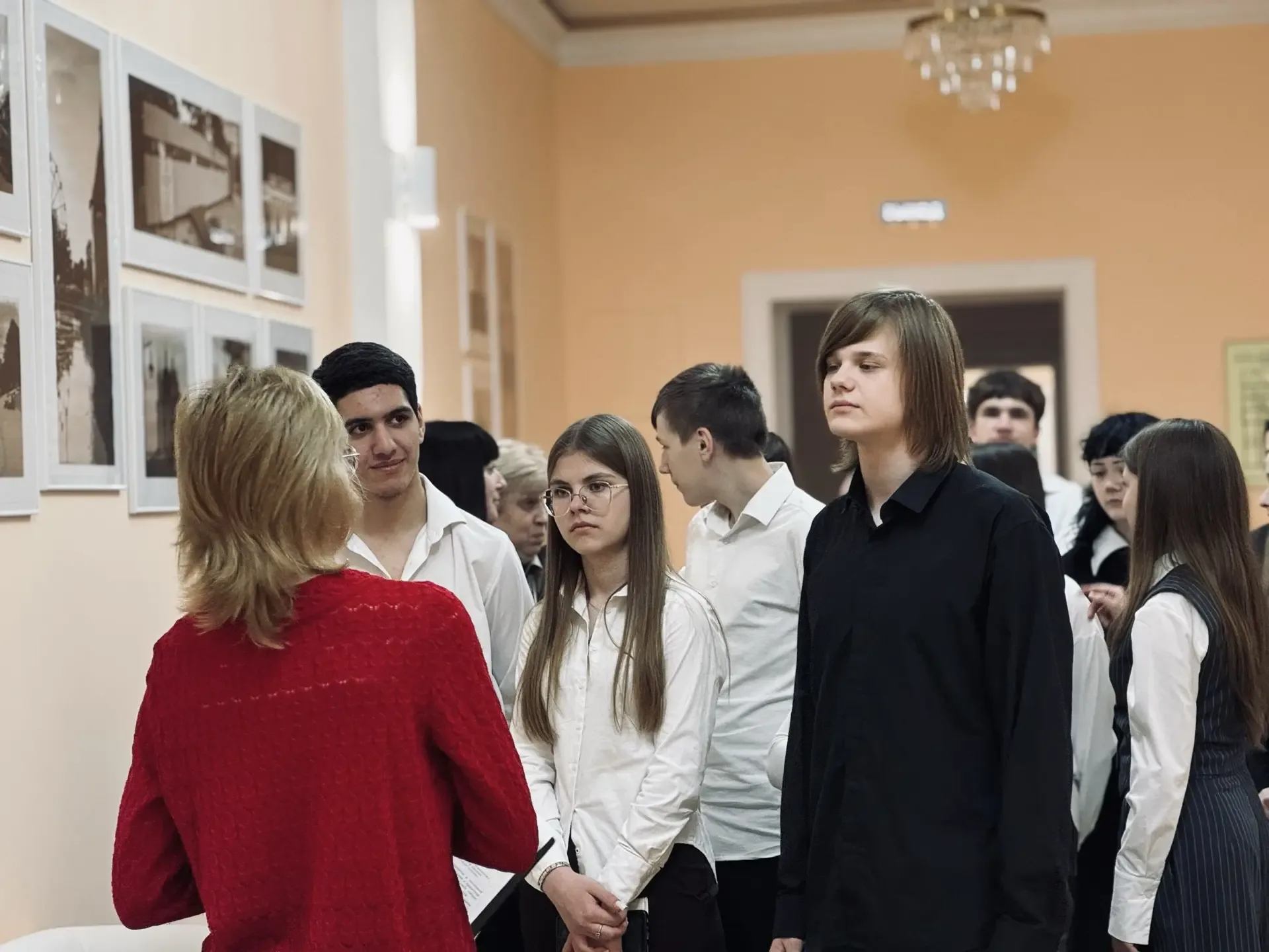 Сегодня в Администрацию города на экскурсию пришли ученики школы №22 — ребятам показали, как мы рабо