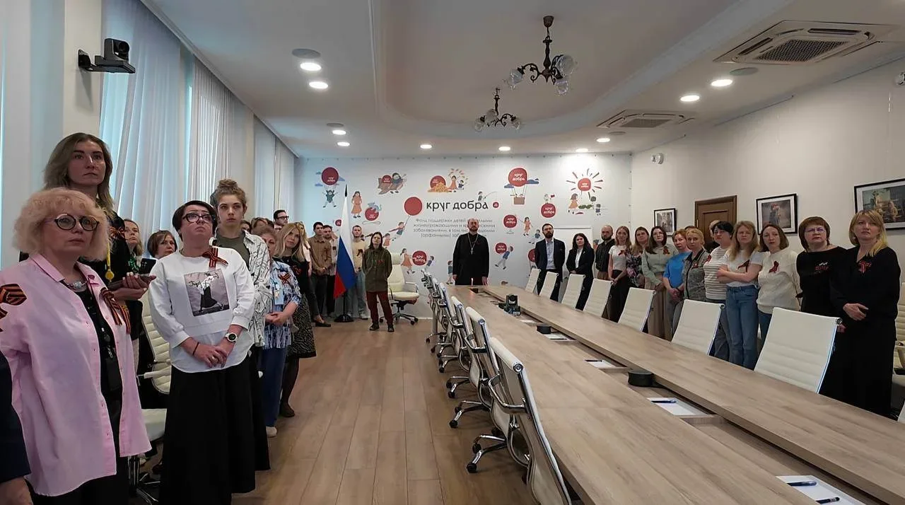 ⭐️ В преддверии великого праздника, Дня Победы, сотрудники Фонда собрались все вместе чтобы почтить 