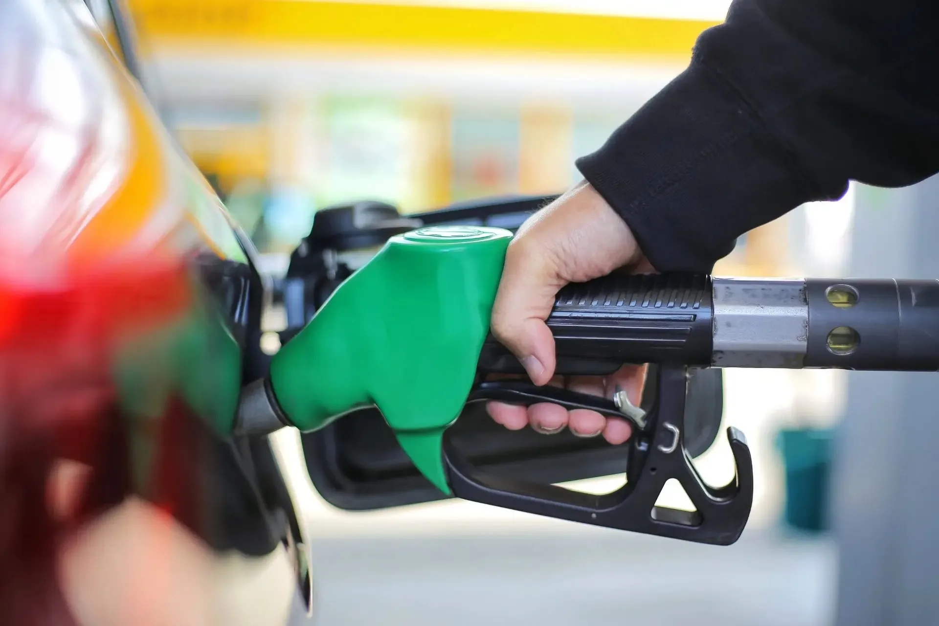 ⛽🔥 Бензин снова пошёл вверх. АИ‑95 растёт, дизель подтягивается, а рынок делает вид, что так и должн