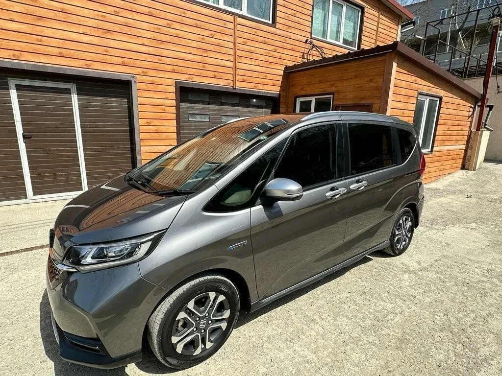 🚐🔥 Honda Freed за 1,7 млн в России: минивэн, который делает Largus нервным Пока рынок спорит, что бр