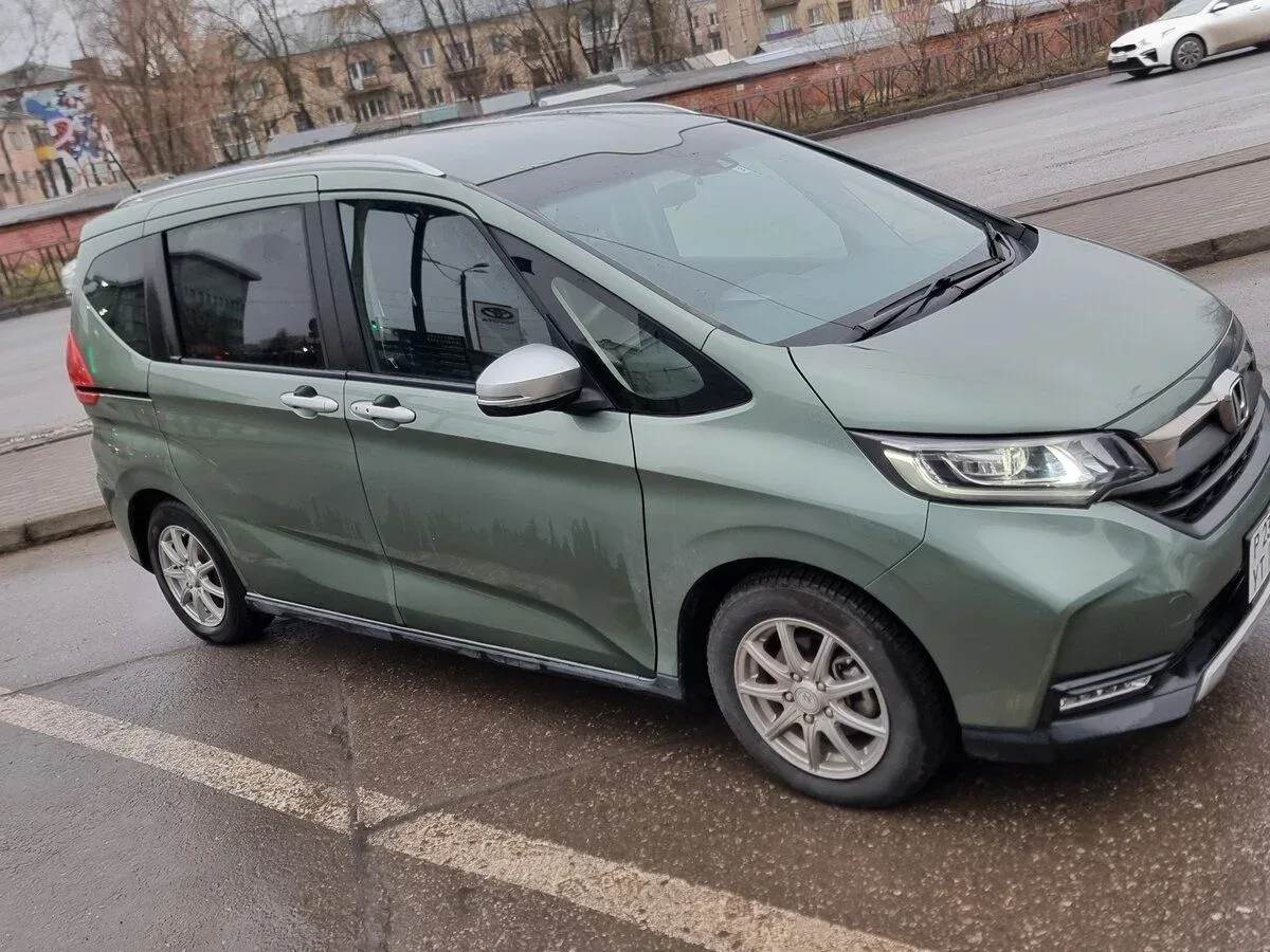 🚐🔥 Honda Freed за 1,7 млн в России: минивэн, который делает Largus нервным Пока рынок спорит, что бр