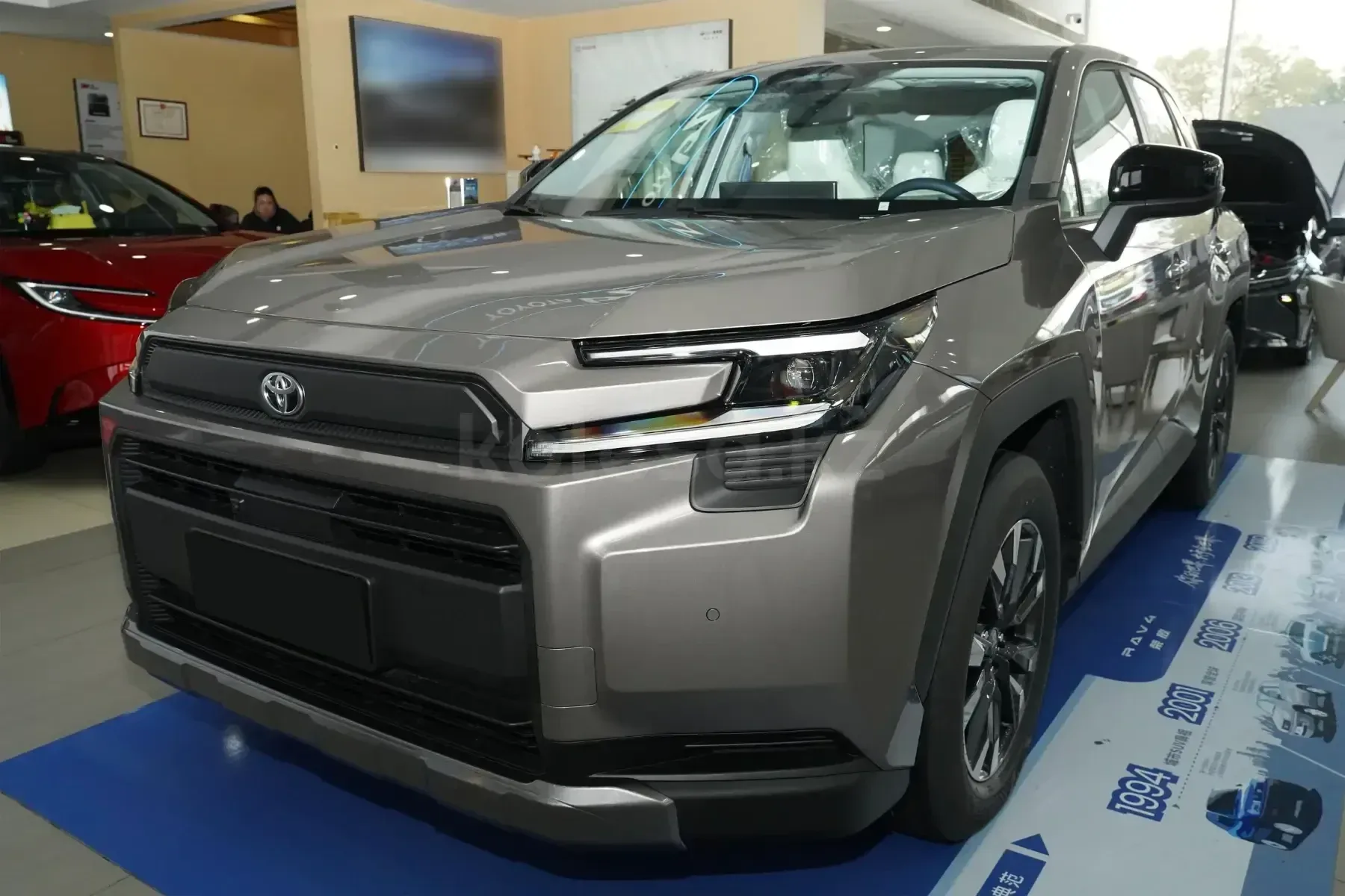 🚗🔥 В Казахстане стартовали продажи нового Toyota RAV4 — и цена звучит как пощёчина российскому рынку