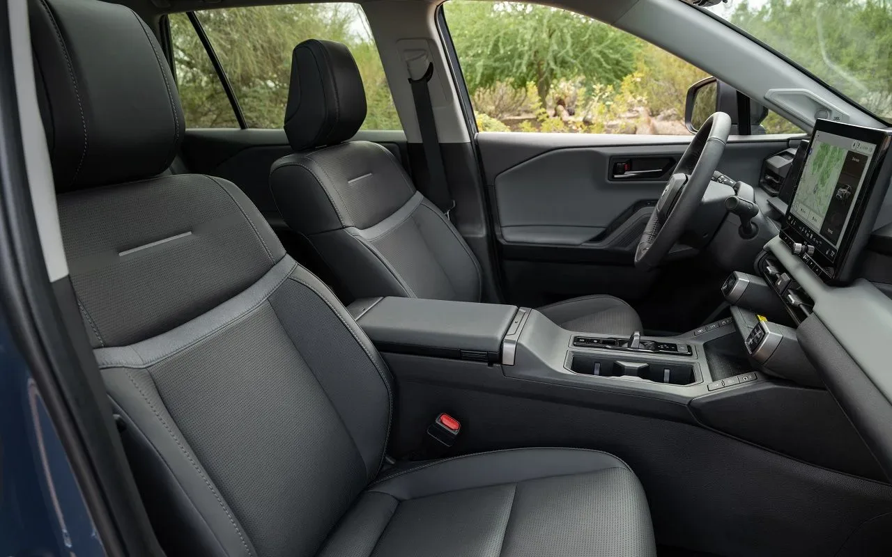 🚗🔥 В Казахстане стартовали продажи нового Toyota RAV4 — и цена звучит как пощёчина российскому рынку