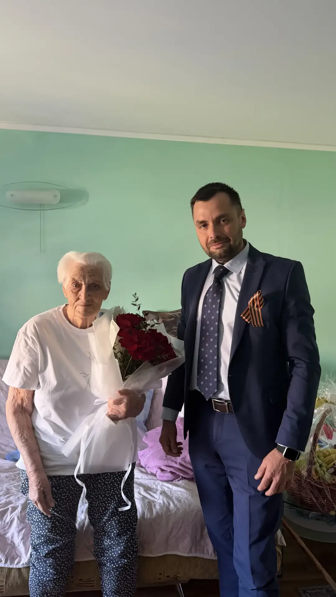 🎖️Руководители областного минздрава поздравили ветеранов Великой Отечественной войны с Днем Победы  