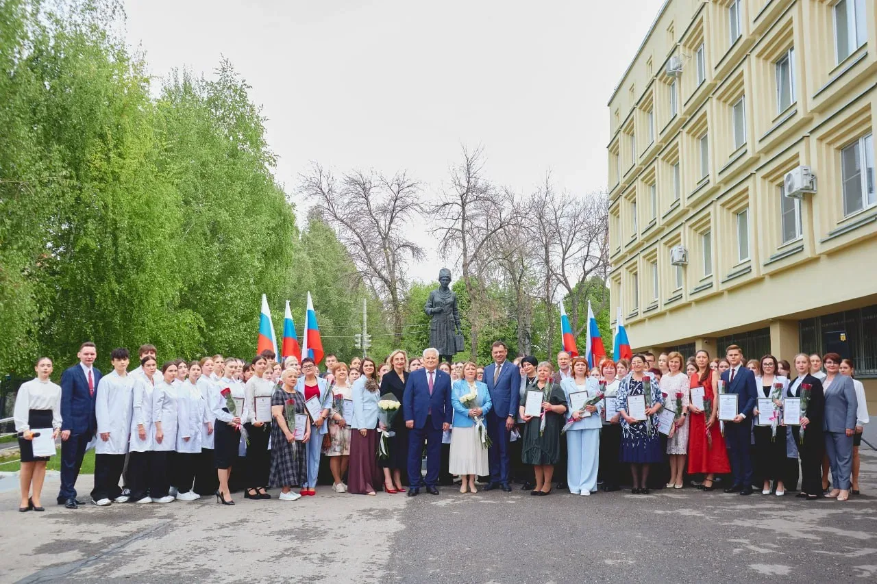 ❤️«Быть достойными памяти всех наших выпускников»: в медицинском колледже имени Нины Ляпиной отметил