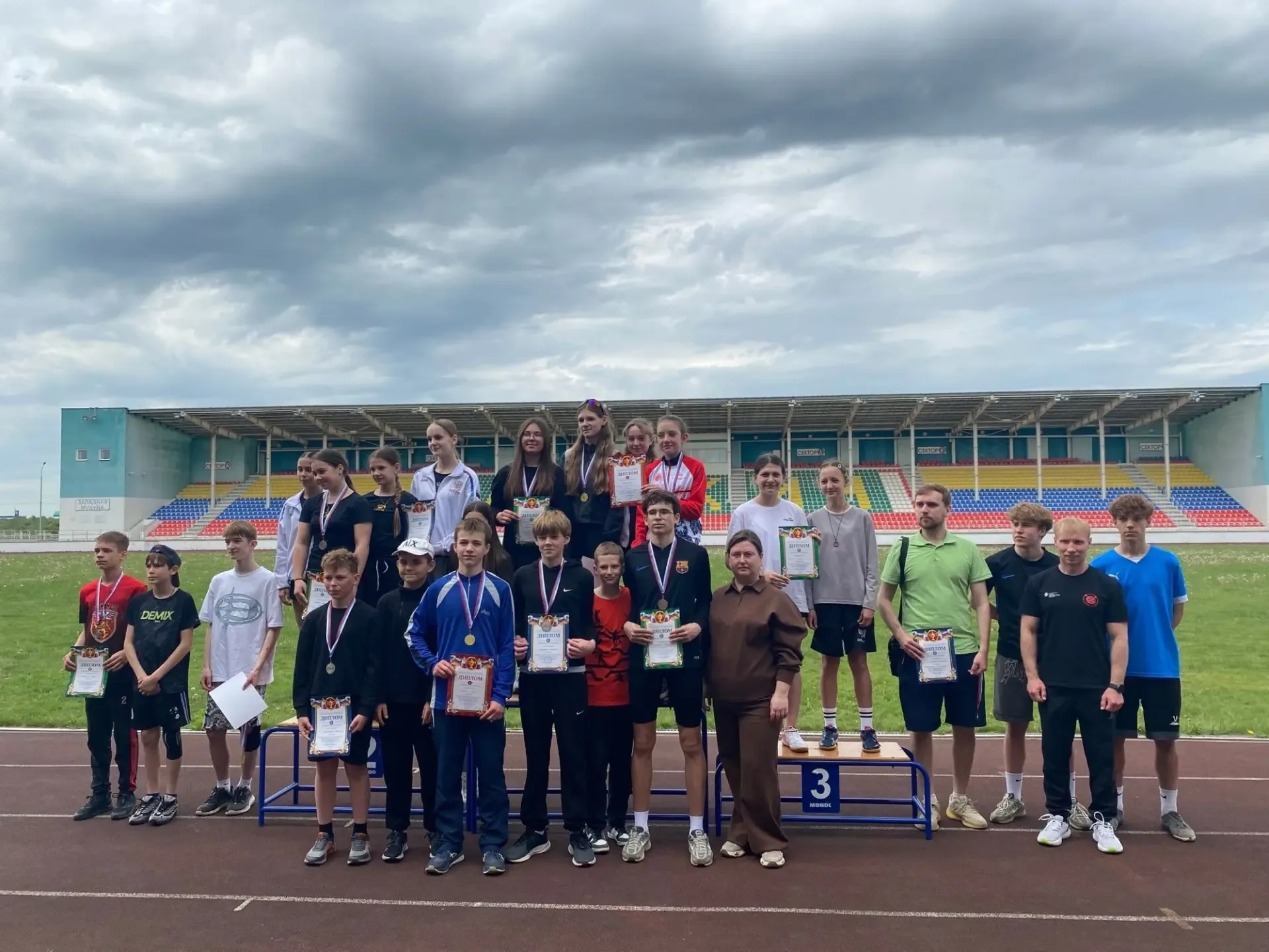 Подтянись к движению! Выполни нормативы ГТО! ⁣ В Губкине состоялся спортивный праздник в рамках Всер
