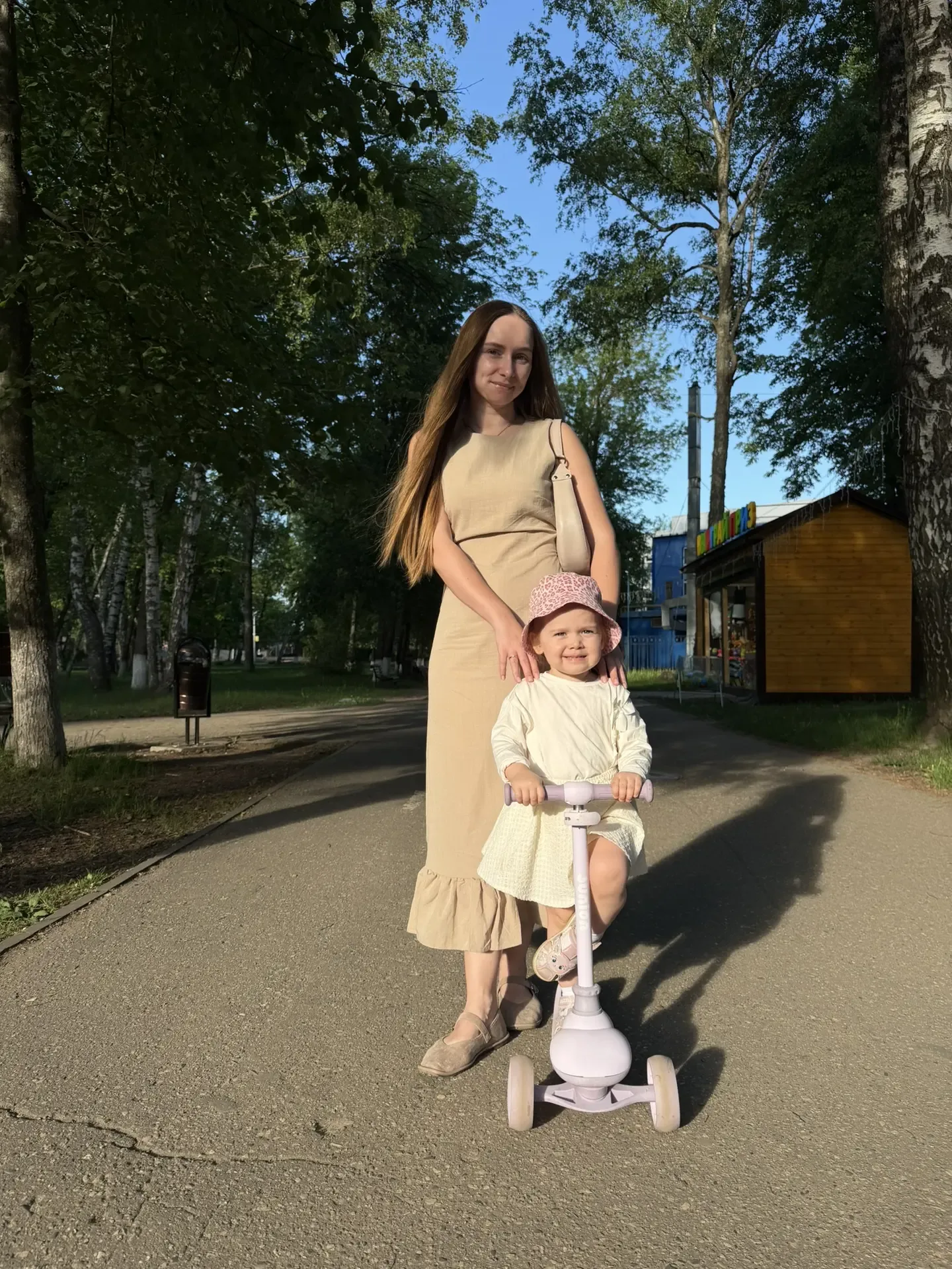 Одним летним вечером🌼 Представляете, предпоследнее фото это нас Софа так красиво сфоткала… как время