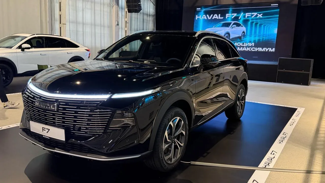 🚘 Haval обновил F7 и F7x: больше мощности, меньше хрома  Бренд Haval освежил сразу два кроссовера дл