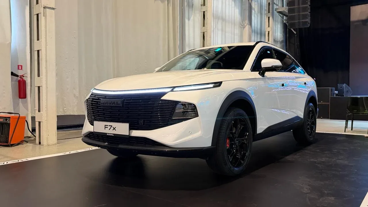 🚘 Haval обновил F7 и F7x: больше мощности, меньше хрома  Бренд Haval освежил сразу два кроссовера дл
