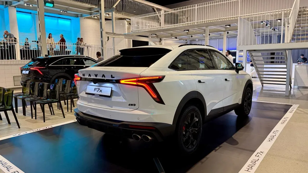 🚘 Haval обновил F7 и F7x: больше мощности, меньше хрома  Бренд Haval освежил сразу два кроссовера дл