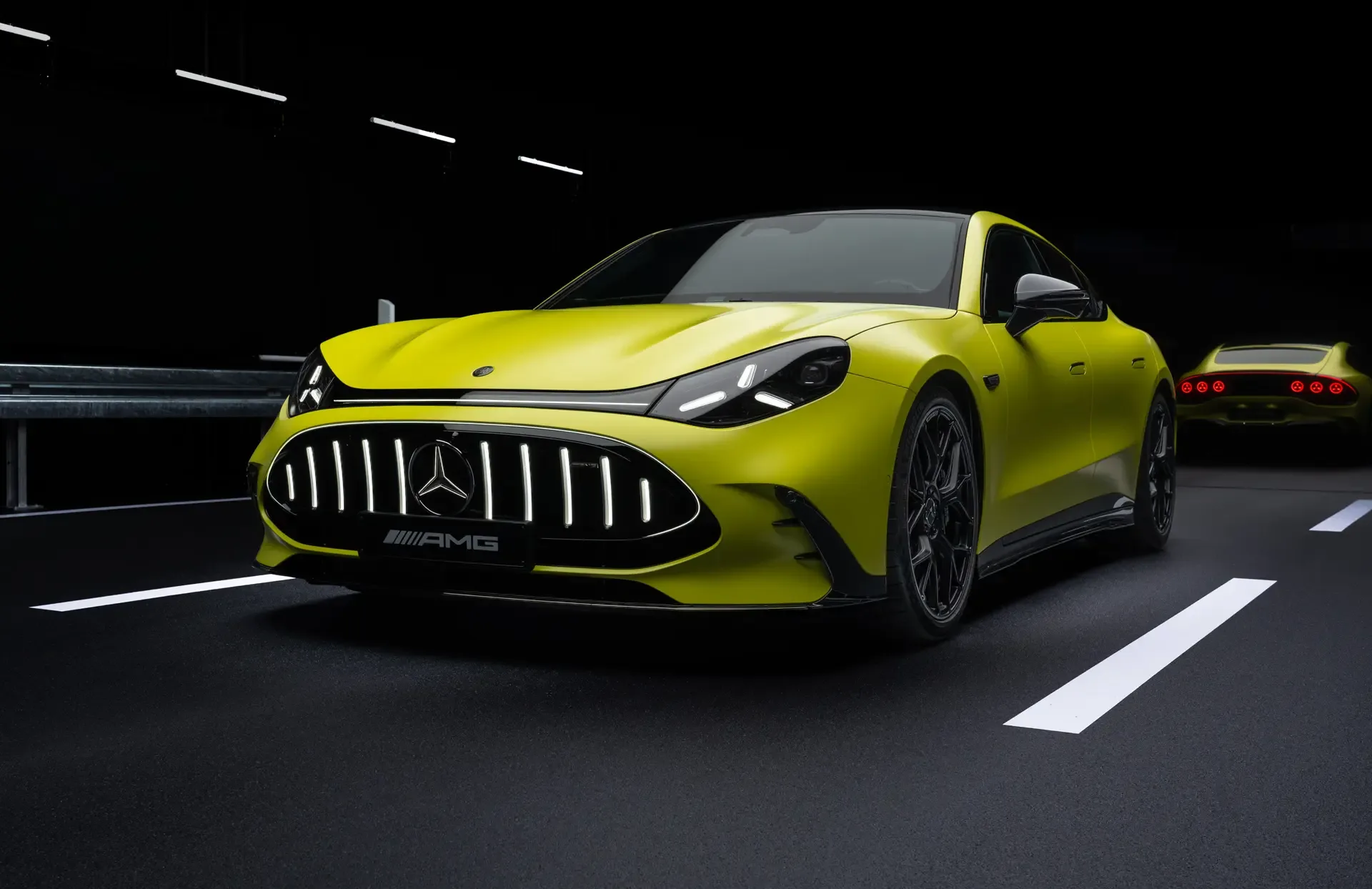 🚀 Новый Mercedes-AMG GT 4-Door Coupe: виртуальный V8 ультраскоростная зарядка  Двигатели внутреннего
