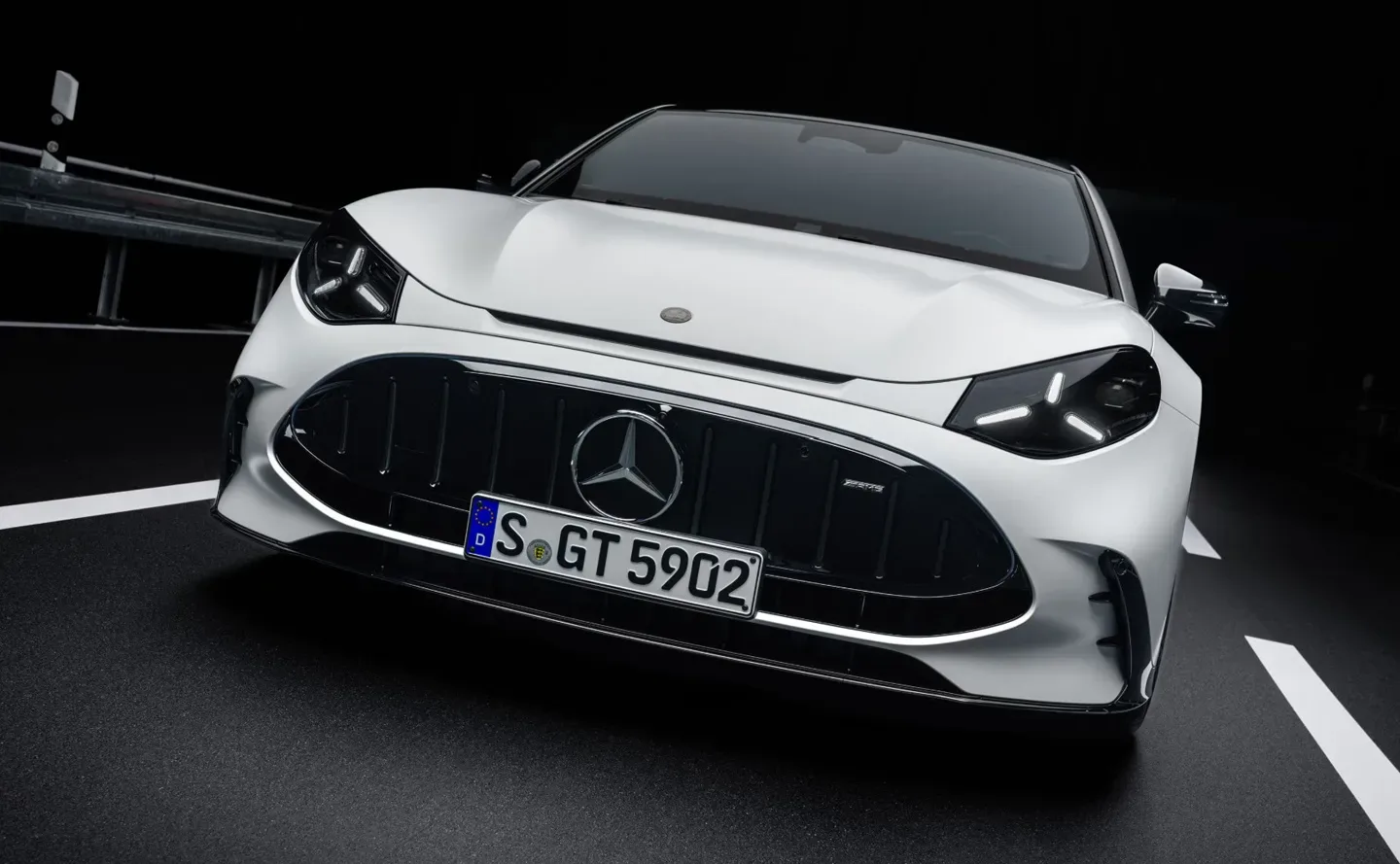 🚀 Новый Mercedes-AMG GT 4-Door Coupe: виртуальный V8 ультраскоростная зарядка  Двигатели внутреннего