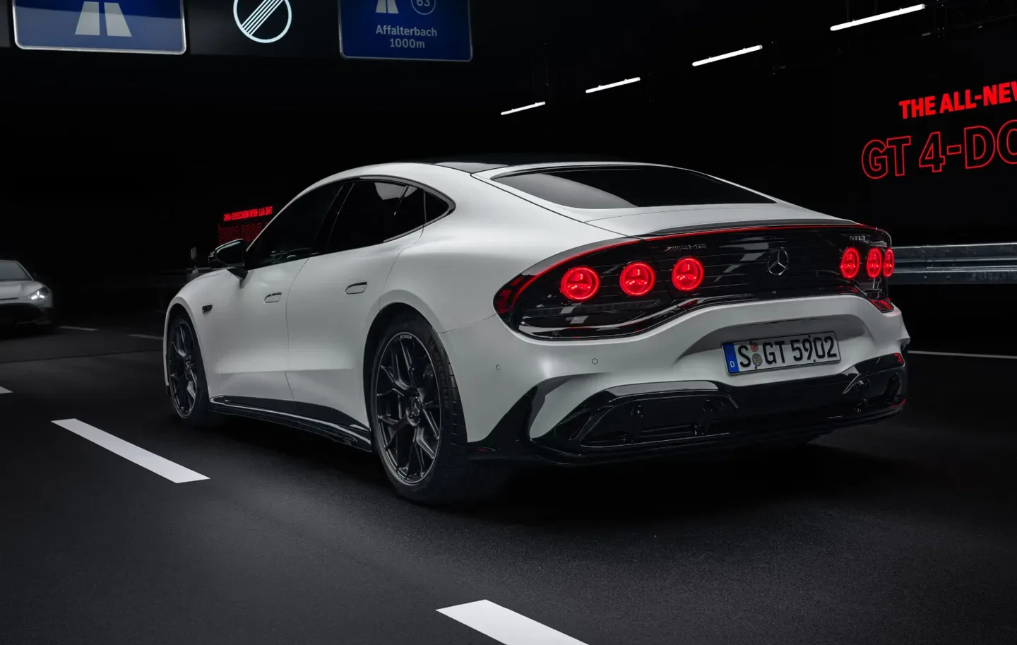 🚀 Новый Mercedes-AMG GT 4-Door Coupe: виртуальный V8 ультраскоростная зарядка  Двигатели внутреннего