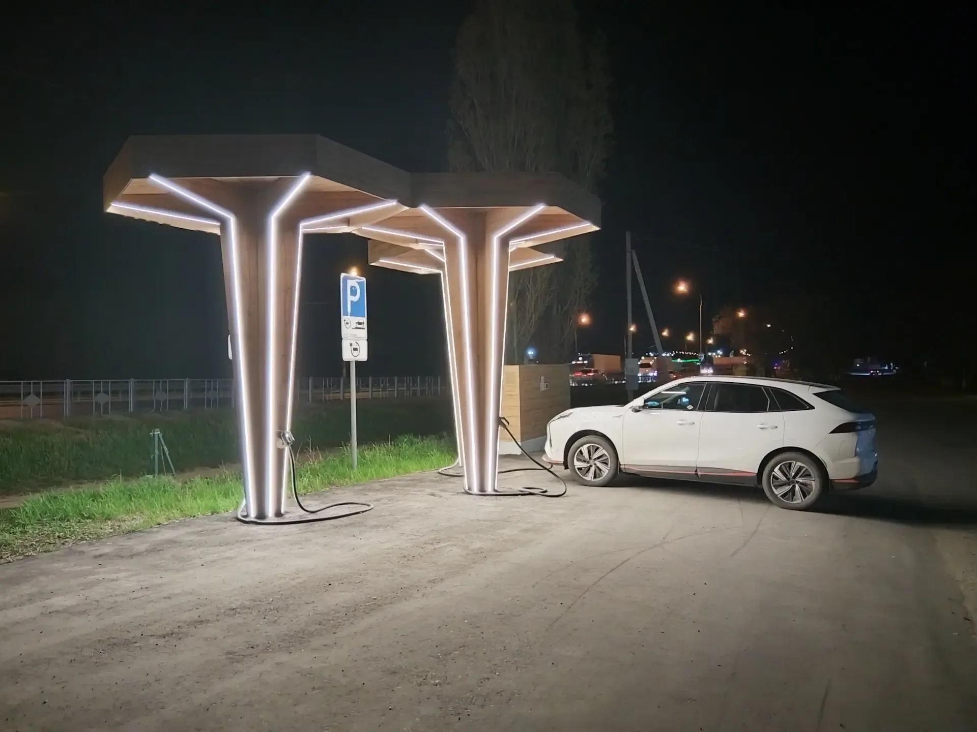 🥇 Как электроводы личные рекорды ставили  По информации «Автостата», в России насчитывается 7947 общ