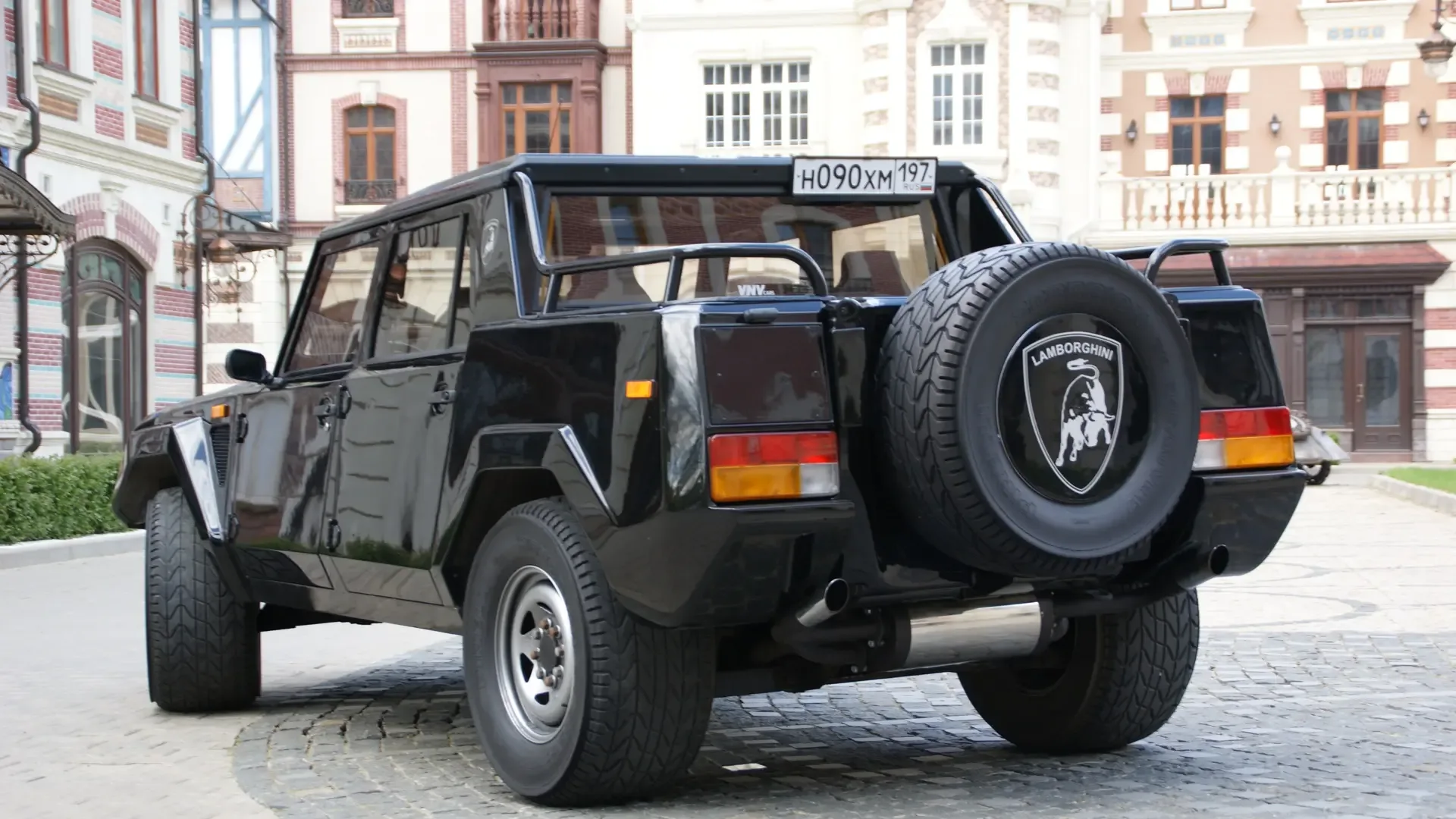 💪 Танк вместо спорткара. Редкие автомобили DRIVE2  Всего два экземпляра Lamborghini LM-002 зарегистр