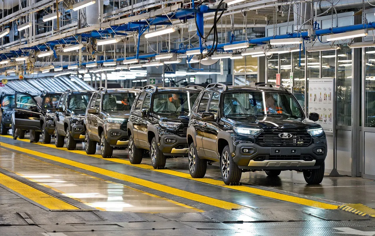 😳 АвтоВАЗ начал продажи Нивы Travel с натуральной кожей  Натуральная кожа — в то время, когда даже в