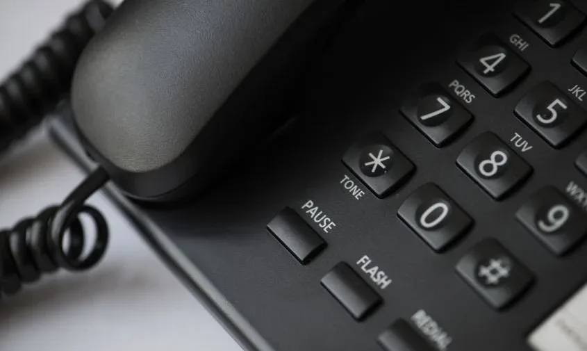 📱 Телефонные мошенники обманули 83-летнюю благовещенку с помощью молодой жительницы Белогорска  83-л