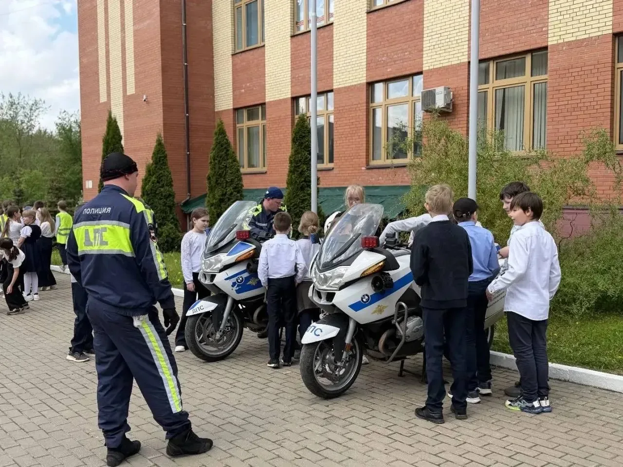 📍В Домодедово сотрудники Госавтоинспекции в партнерстве со специалистами из РОО «СБДД» организовали 