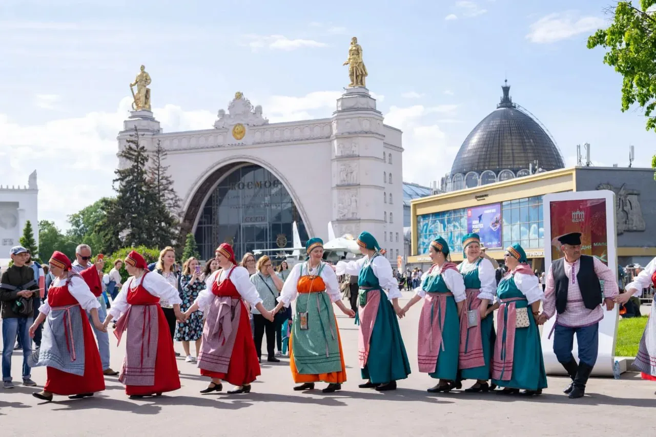 🧝‍♀️🌾 А может заглянем на фестиваль народов Республики Карелия «Мельница Сампо» на ВДНХ?  🗓 23 мая  