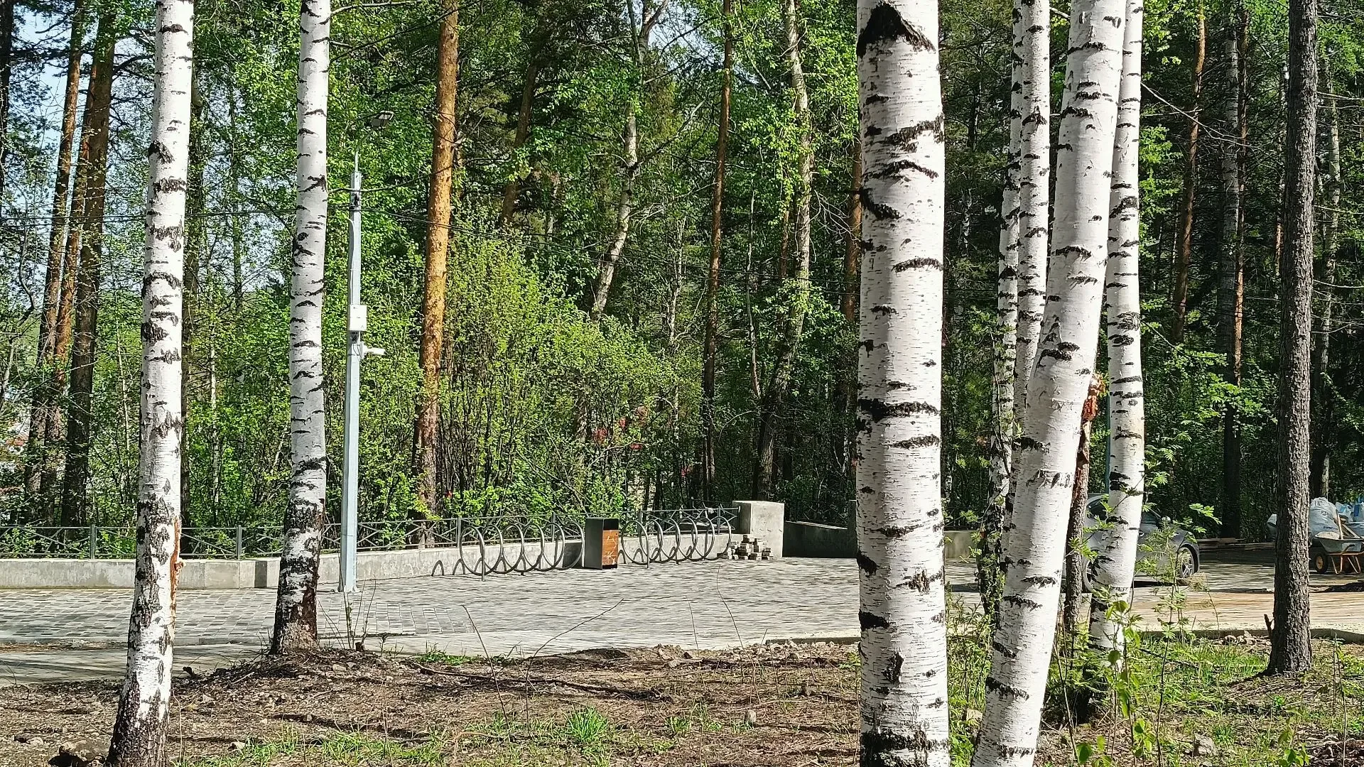 Старый Новый парк готовится к открытию  Чуть меньше двух недель остается до начала лета. Со стартом 