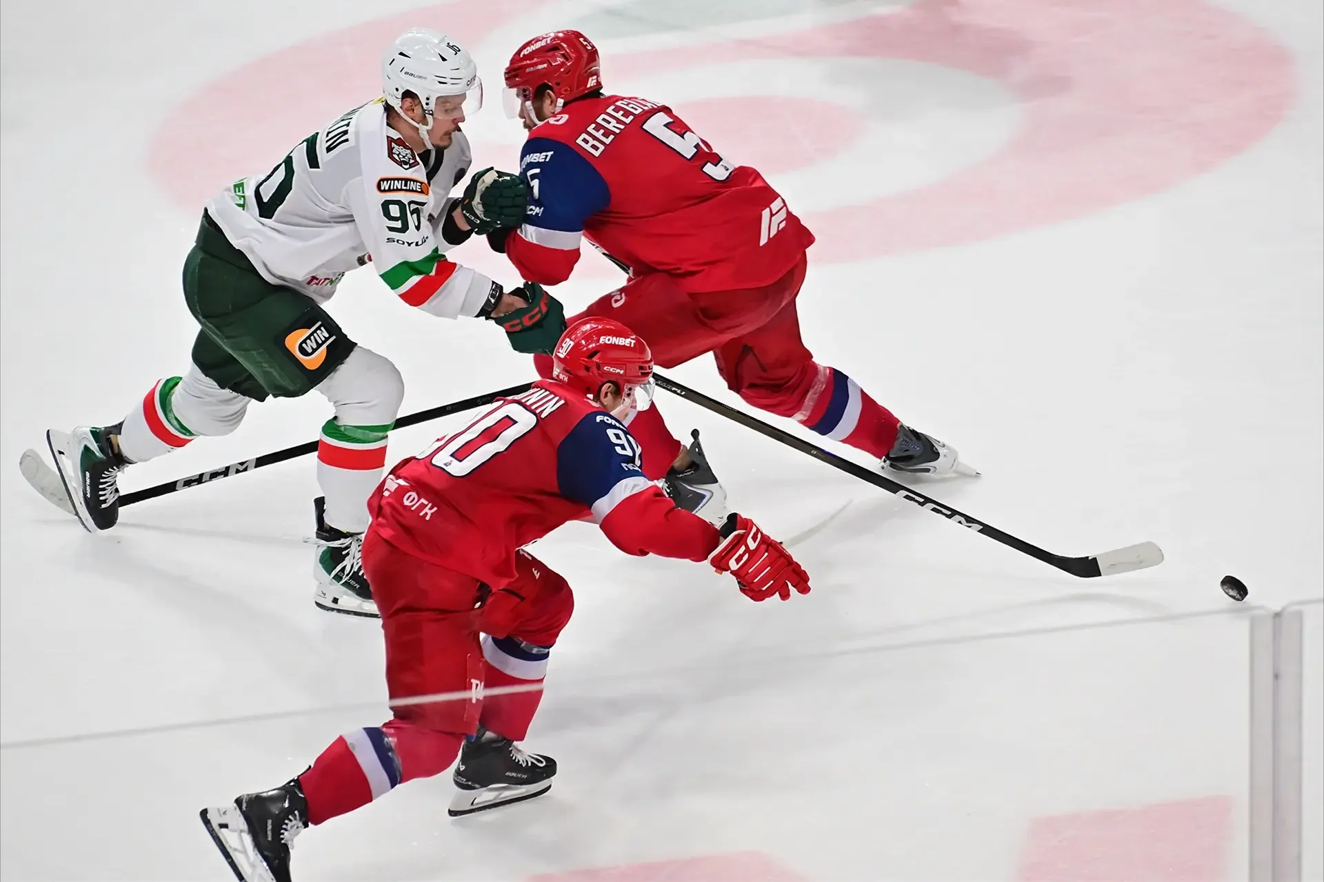 🏒 Ярославский «Локомотив» одержал третью победу в финальной серии плей-офф   🏆Остался всего шаг до г