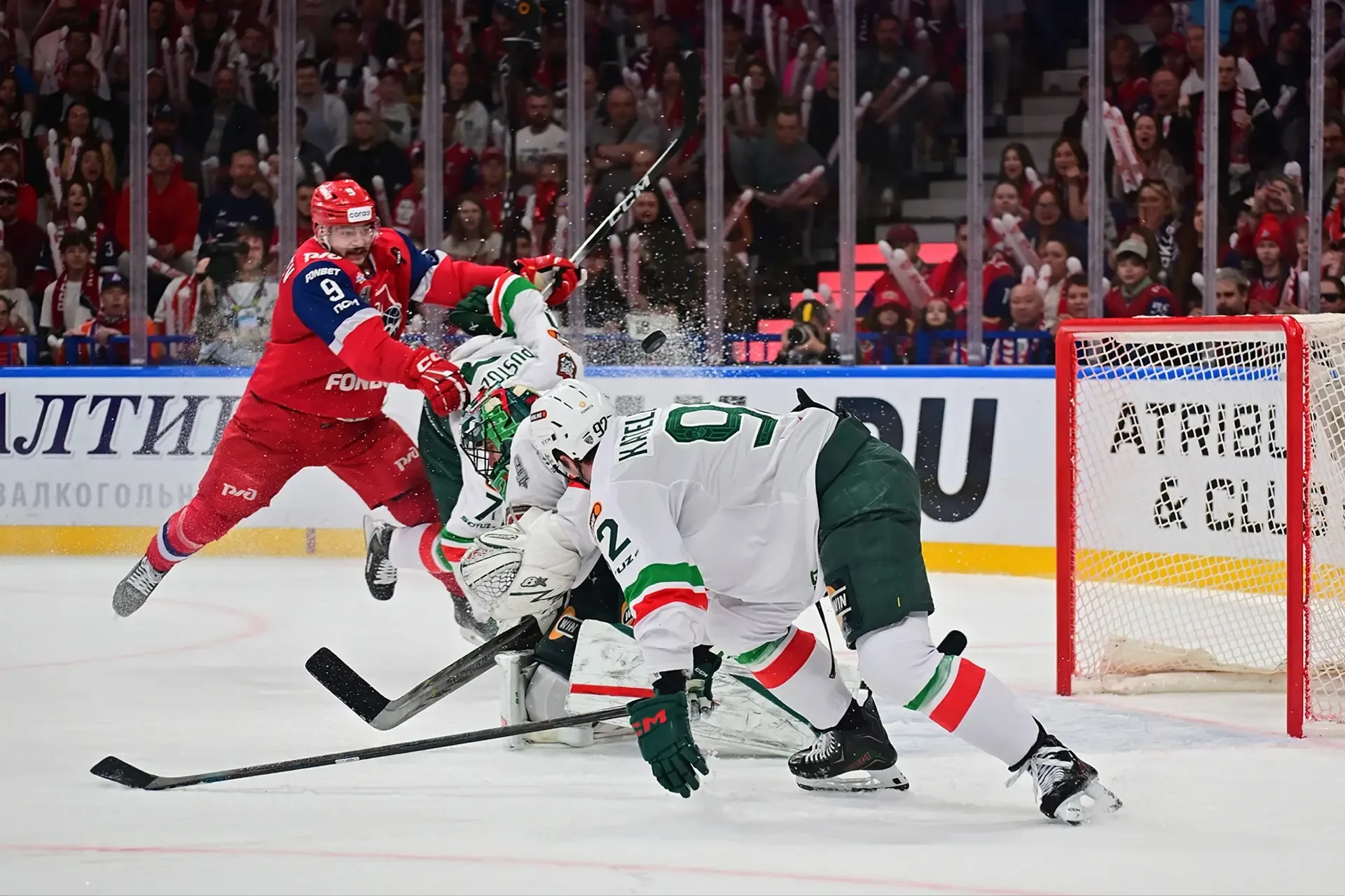 🏒 Ярославский «Локомотив» одержал третью победу в финальной серии плей-офф   🏆Остался всего шаг до г