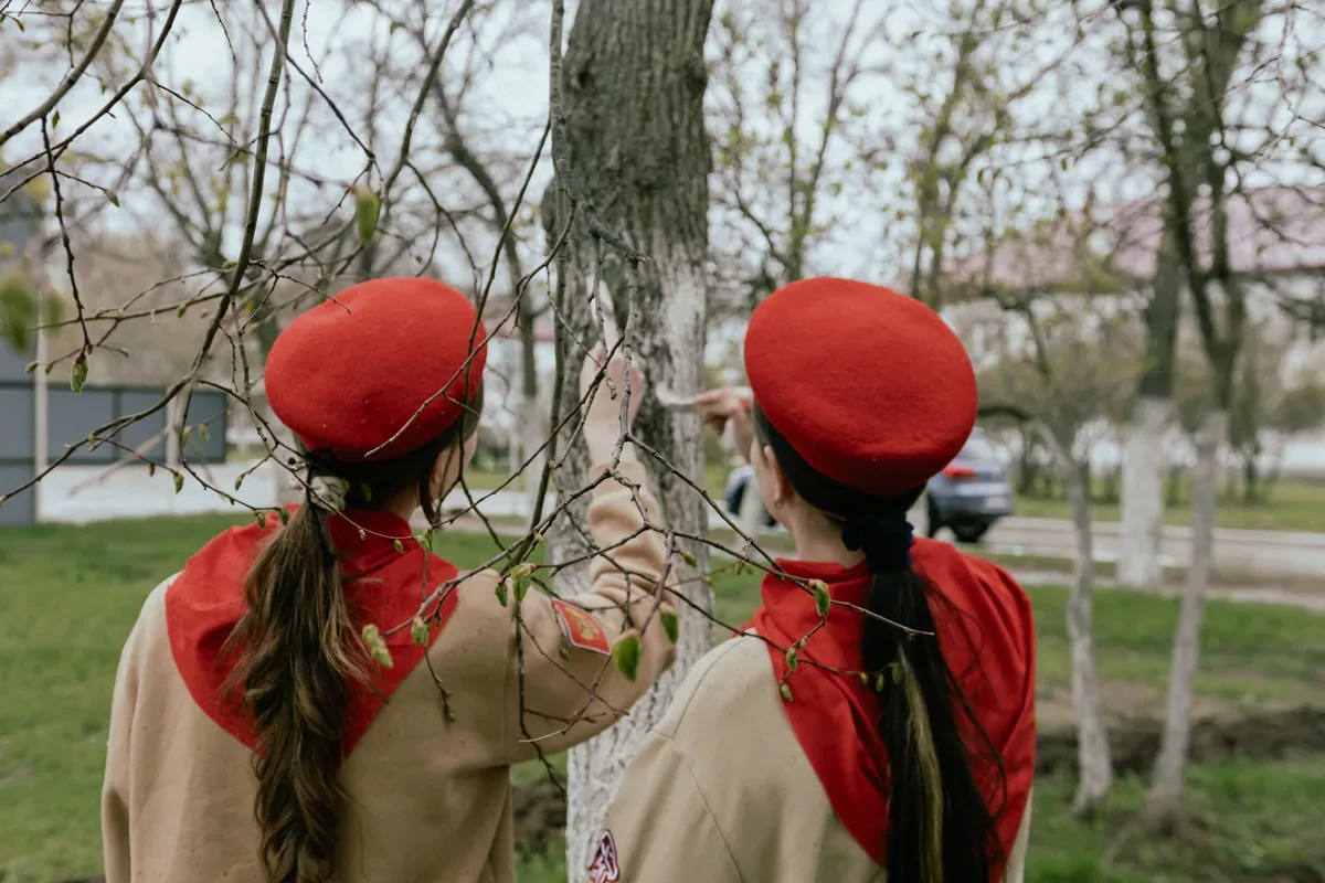 Эстафета труда в военном городке: юнармейцы и «первые» возродили традиции Первомая ⚡  В праздник Вес