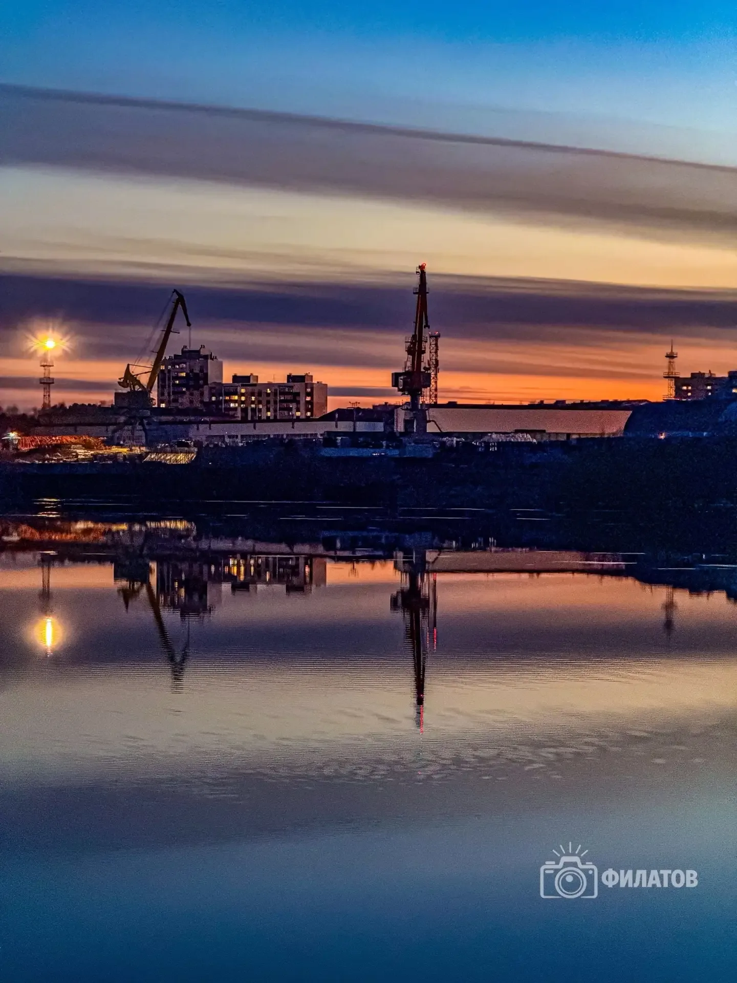 Весна за городом — это особая магия. 🌿 Воздух уже пахнет теплом и прелой листвой, а закаты включают 