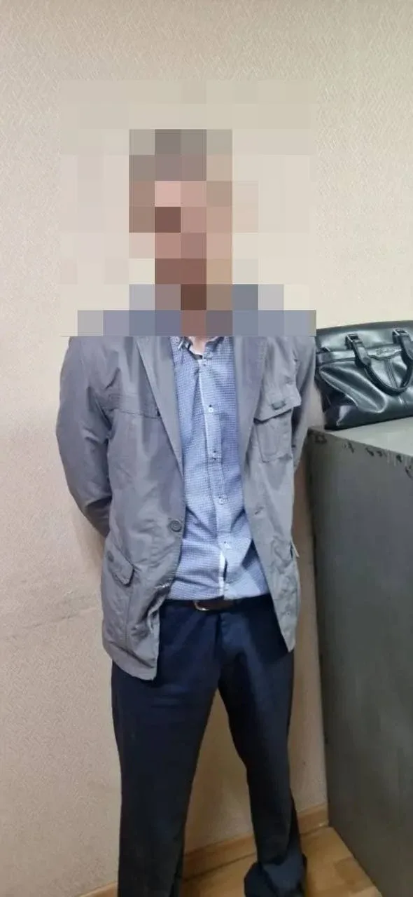 В Южно-Сахалинске поймали двух лже-экологов, которые вымогали деньги с автомоек  Полицейские на Саха